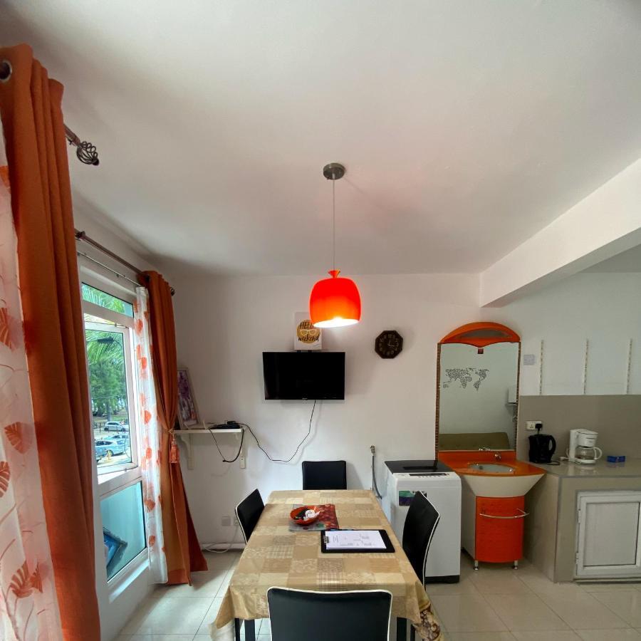 Sea Front 2 Bedrooms Apartment Flic-en-Flacq Exteriér fotografie